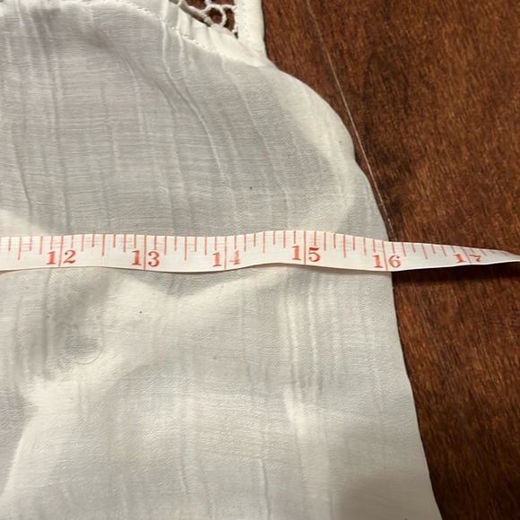 Guess Summer embroidery flowy sleeveless top - Picture 6 of 6